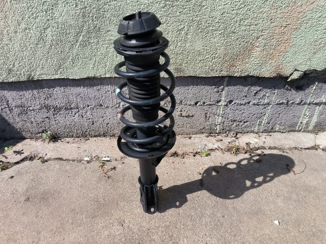 bontott TOYOTA URBAN CRUISER Jobb első Gólyaláb (Lengécsillapító, Rugó)