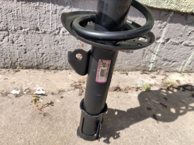 bontott TOYOTA URBAN CRUISER Jobb első Gólyaláb (Lengécsillapító, Rugó)