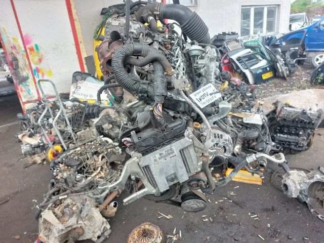 bontott TOYOTA URBAN CRUISER Komplett Motor (Segédberendezésekkel)