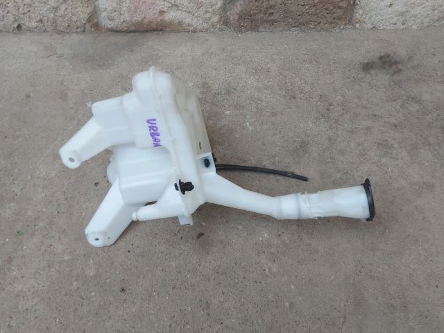 bontott TOYOTA URBAN CRUISER Ablakmosó Tartály