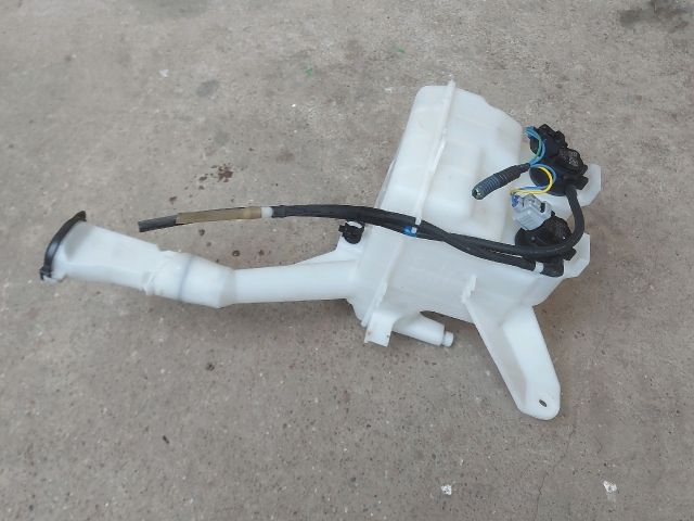 bontott TOYOTA URBAN CRUISER Ablakmosó Tartály