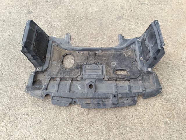 bontott TOYOTA URBAN CRUISER Alsó Motorburkolat