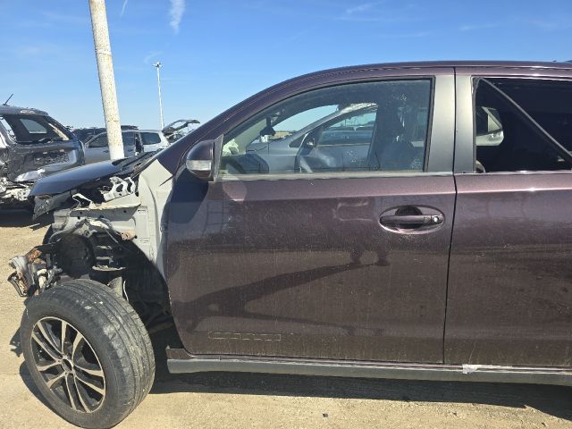 bontott TOYOTA URBAN CRUISER Bal első Ajtó (Üres lemez)