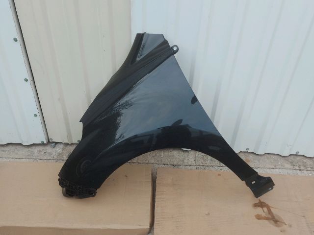 bontott TOYOTA URBAN CRUISER Bal első Sárvédő