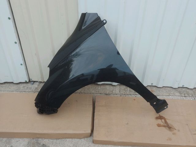 bontott TOYOTA URBAN CRUISER Bal első Sárvédő