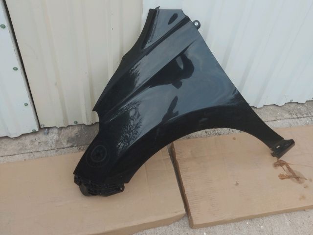 bontott TOYOTA URBAN CRUISER Bal első Sárvédő