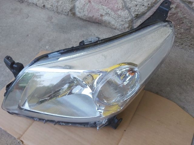 bontott TOYOTA URBAN CRUISER Bal Fényszóró