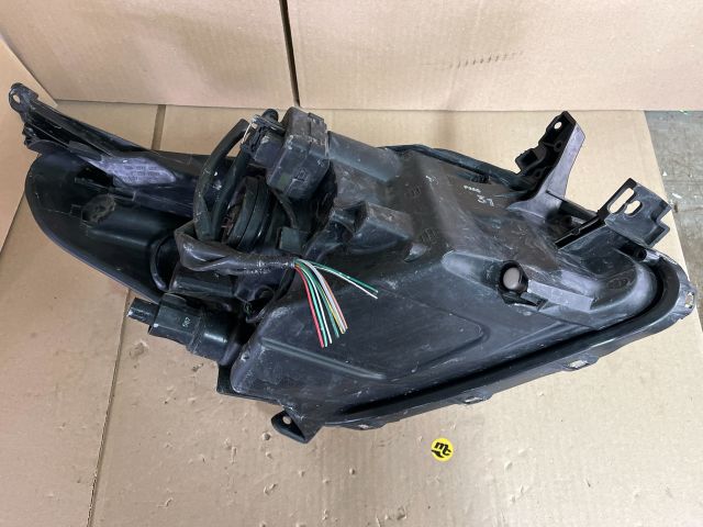 bontott TOYOTA URBAN CRUISER Bal Fényszóró