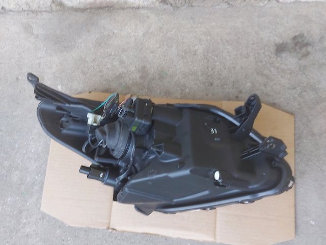 bontott TOYOTA URBAN CRUISER Bal Fényszóró