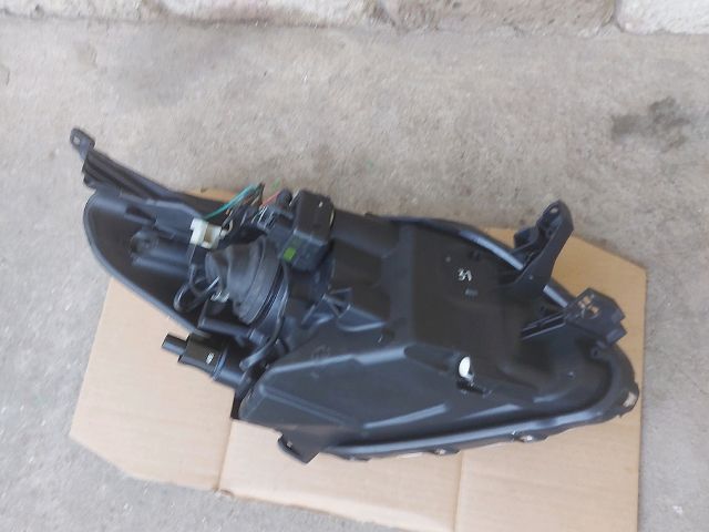 bontott TOYOTA URBAN CRUISER Bal Fényszóró