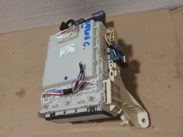 bontott TOYOTA URBAN CRUISER Biztosítéktábla Utastér