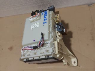 bontott TOYOTA URBAN CRUISER Biztosítéktábla Utastér