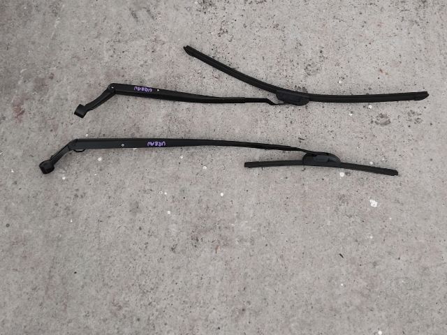 bontott TOYOTA URBAN CRUISER Első Ablaktörlő Kar