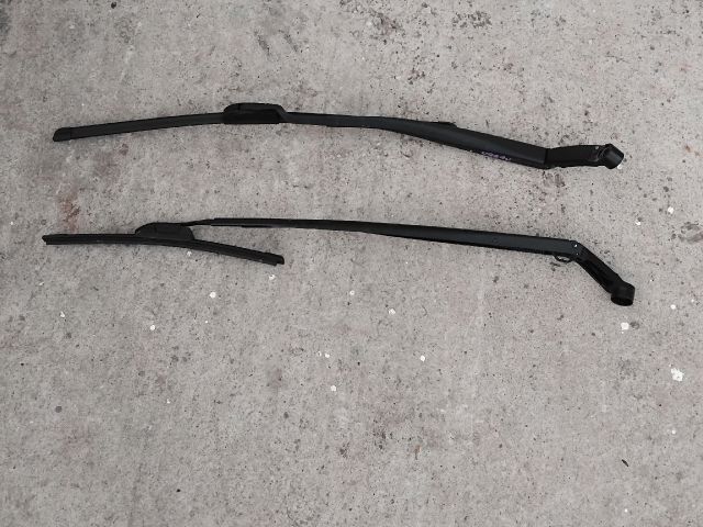 bontott TOYOTA URBAN CRUISER Első Ablaktörlő Kar