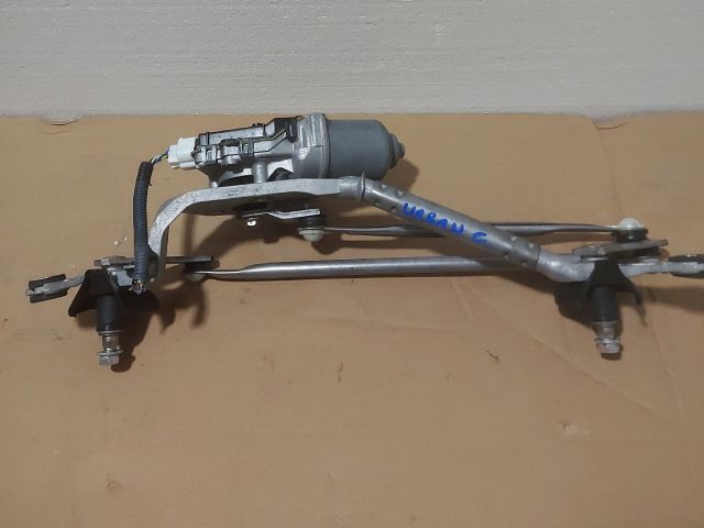 bontott TOYOTA URBAN CRUISER Első Ablaktörlő Szerkezet Motorral