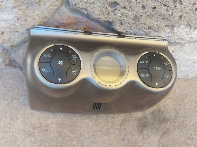 bontott TOYOTA URBAN CRUISER Fűtéskapcsoló (digit klímás)