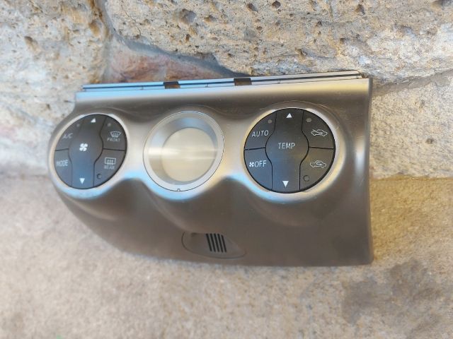 bontott TOYOTA URBAN CRUISER Fűtéskapcsoló (digit klímás)