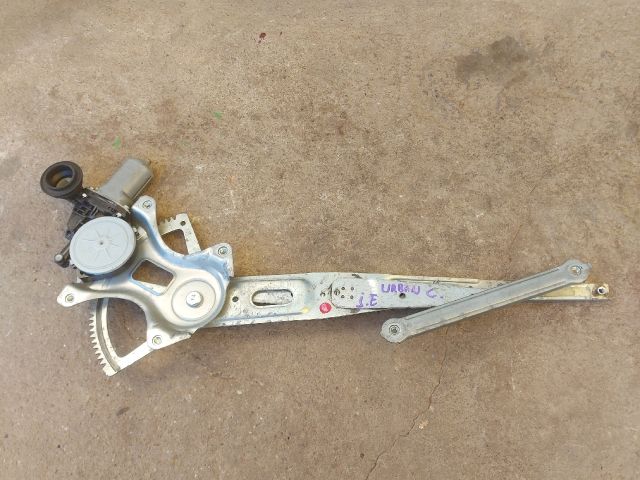 bontott TOYOTA URBAN CRUISER Jobb első Ablakemelő Szerkezet (Elektromos)