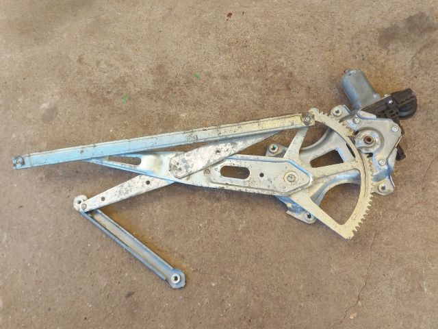 bontott TOYOTA URBAN CRUISER Jobb első Ablakemelő Szerkezet (Elektromos)