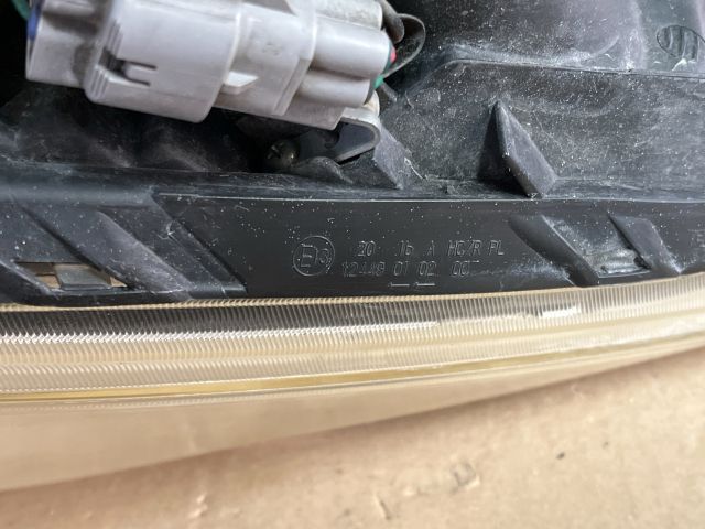 bontott TOYOTA URBAN CRUISER Jobb Fényszóró