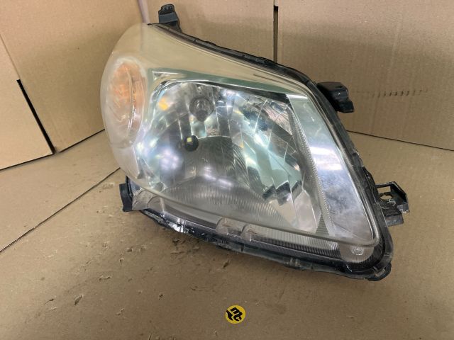 bontott TOYOTA URBAN CRUISER Jobb Fényszóró