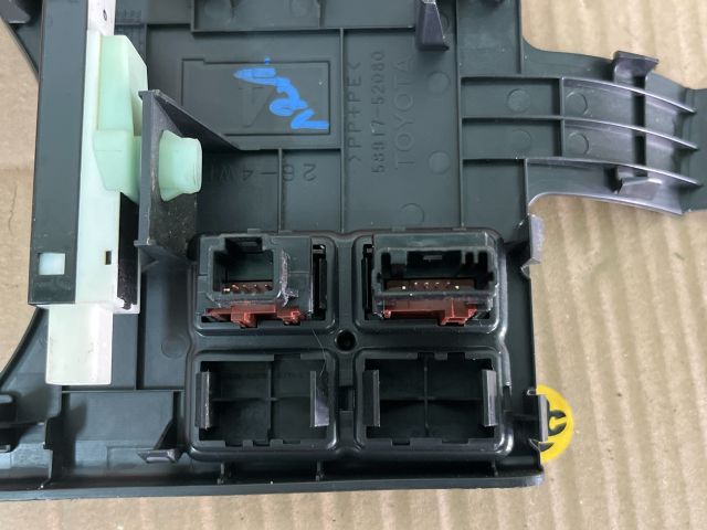 bontott TOYOTA URBAN CRUISER Kipörgésgátló Kapcsoló