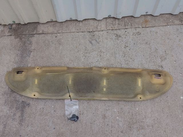 bontott TOYOTA URBAN CRUISER Motorháztető Szigetelés