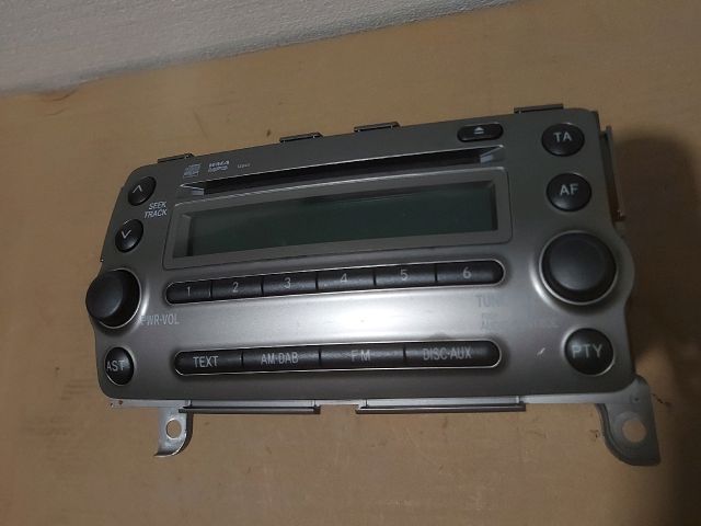 bontott TOYOTA URBAN CRUISER Rádió / CD