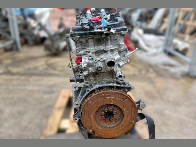 bontott TOYOTA VERSO Komplett Motor (Segédberendezésekkel)