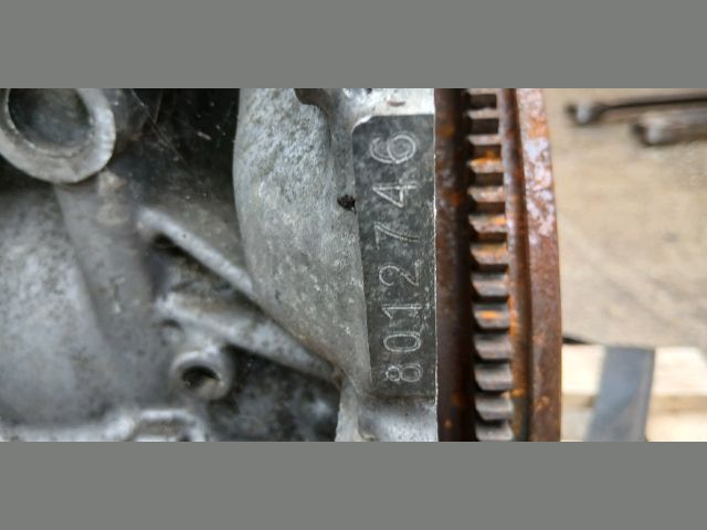 bontott TOYOTA VERSO Komplett Motor (Segédberendezésekkel)