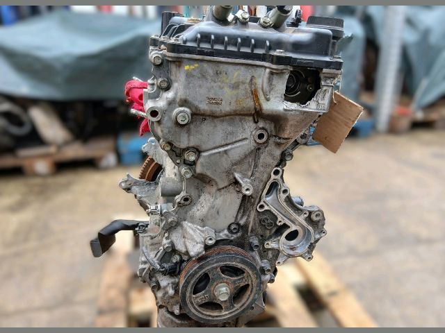 bontott TOYOTA VERSO Komplett Motor (Segédberendezésekkel)