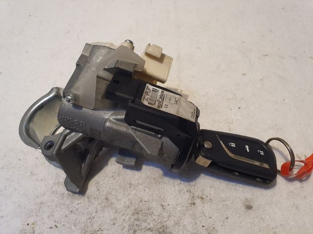 bontott TOYOTA VERSO Gyújtáskapcsoló Házzal