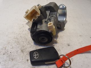 bontott TOYOTA VERSO Gyújtáskapcsoló Házzal