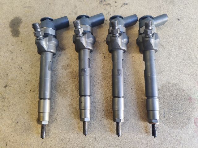 bontott TOYOTA VERSO Porlasztó Sor / Híd