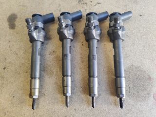 bontott TOYOTA VERSO Porlasztó Sor / Híd