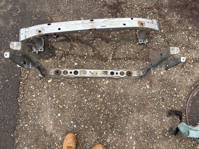 bontott TOYOTA VERSO Homlokfal (Üres lemez)