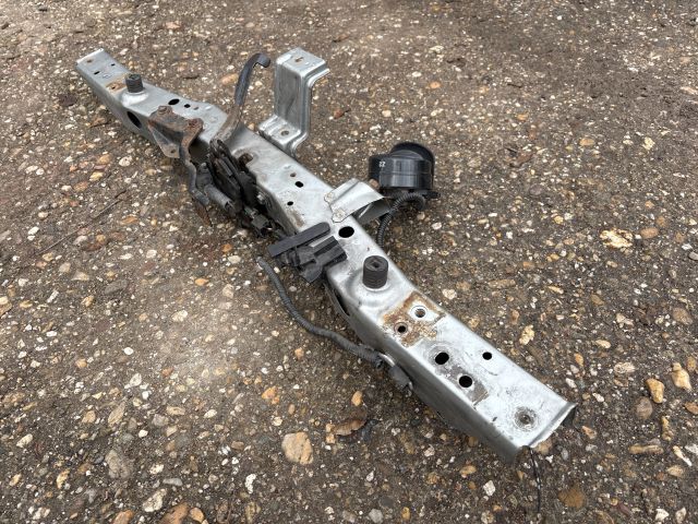 bontott TOYOTA VERSO Homlokfal (Üres lemez)