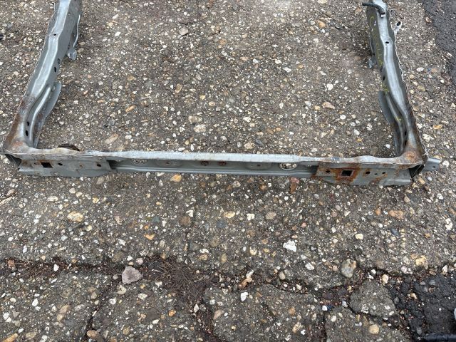 bontott TOYOTA VERSO Homlokfal (Üres lemez)