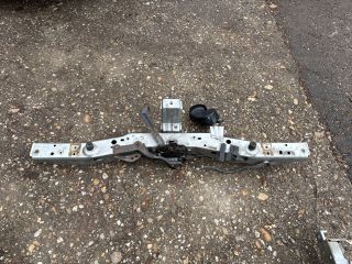 bontott TOYOTA VERSO Homlokfal (Üres lemez)