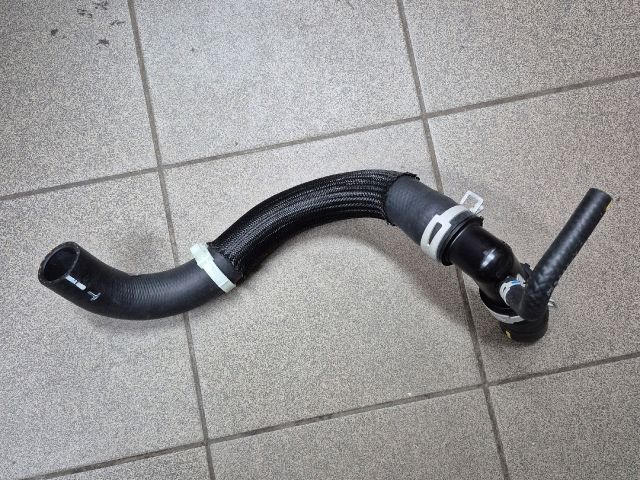 bontott TOYOTA VERSO Vízcső