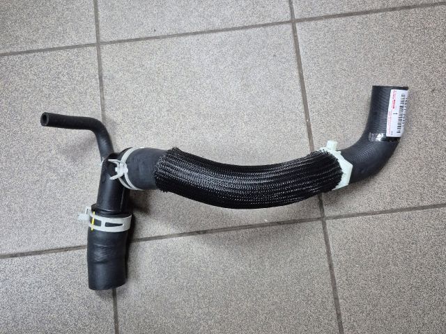 bontott TOYOTA VERSO Vízcső