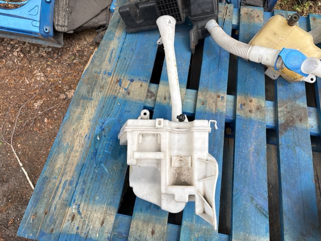 bontott TOYOTA VERSO Ablakmosó Tartály