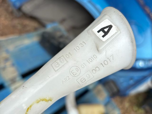 bontott TOYOTA VERSO Ablakmosó Tartály