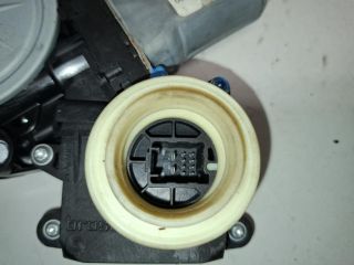 bontott TOYOTA VERSO Bal első Ablakemelő Motor