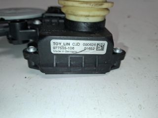 bontott TOYOTA VERSO Bal első Ablakemelő Motor