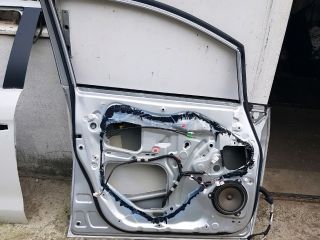 bontott TOYOTA VERSO Bal első Ajtó (Üres lemez)