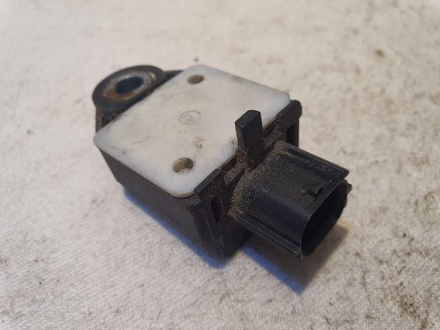 bontott TOYOTA VERSO Bal első Oldal Ütközés Érzékelő