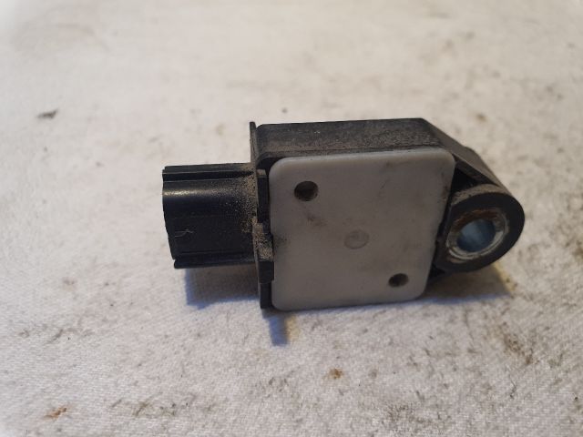 bontott TOYOTA VERSO Bal első Oldal Ütközés Érzékelő