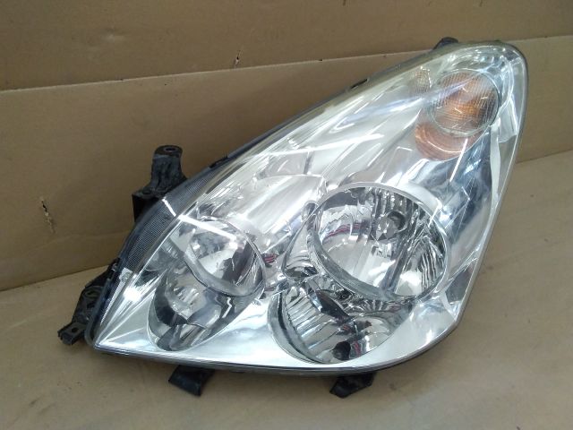 bontott TOYOTA VERSO Bal Fényszóró