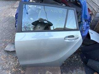 bontott TOYOTA VERSO Bal hátsó Ajtó (Részeivel)